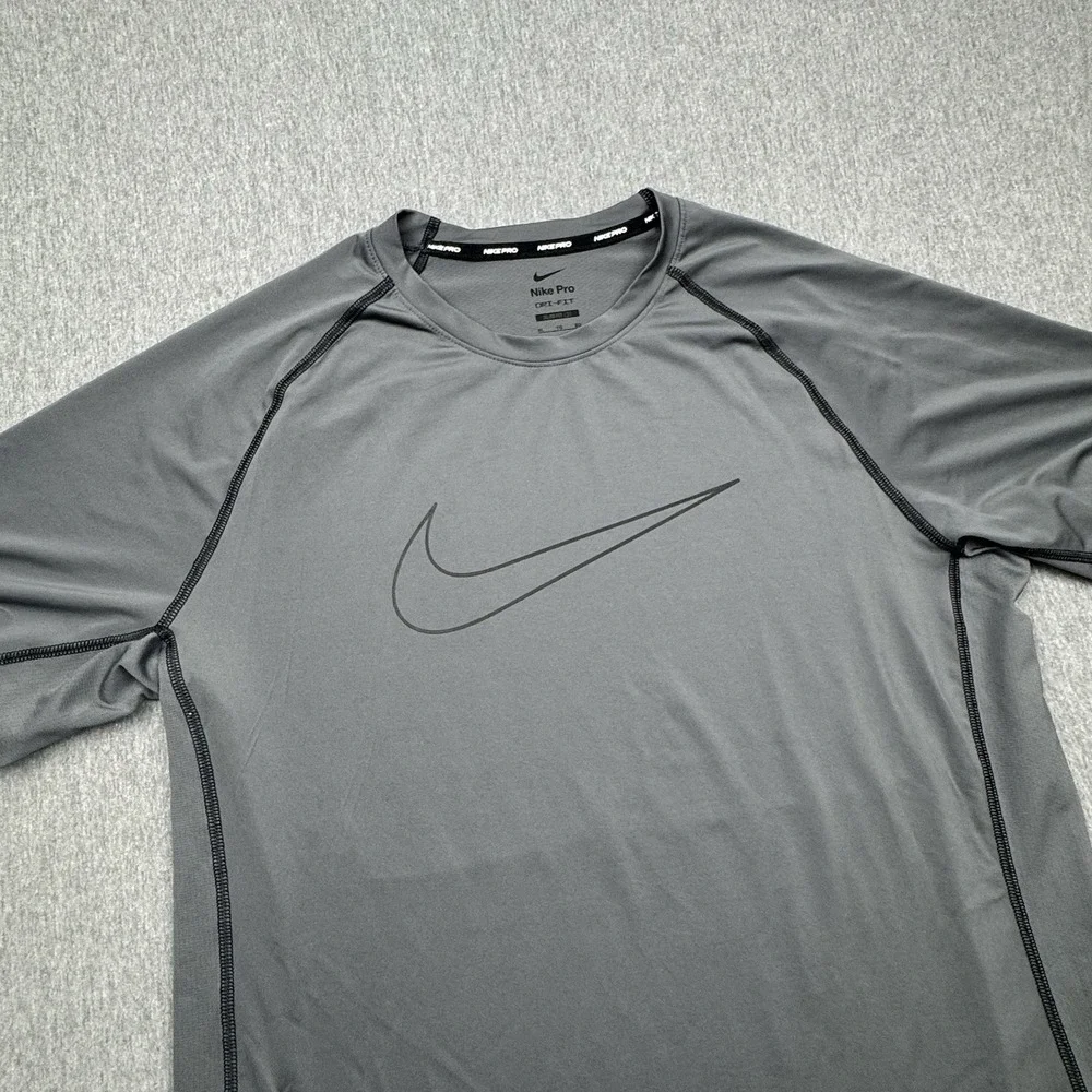 Nike Pro Dri-Fit Shirt Mens XL Gray‎ Stretch Short Sleeve Slim Fit Crew Neck
